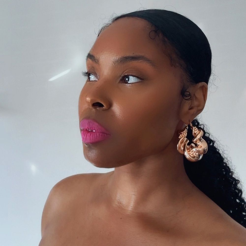 Rose Gold Twist Hoop earrings